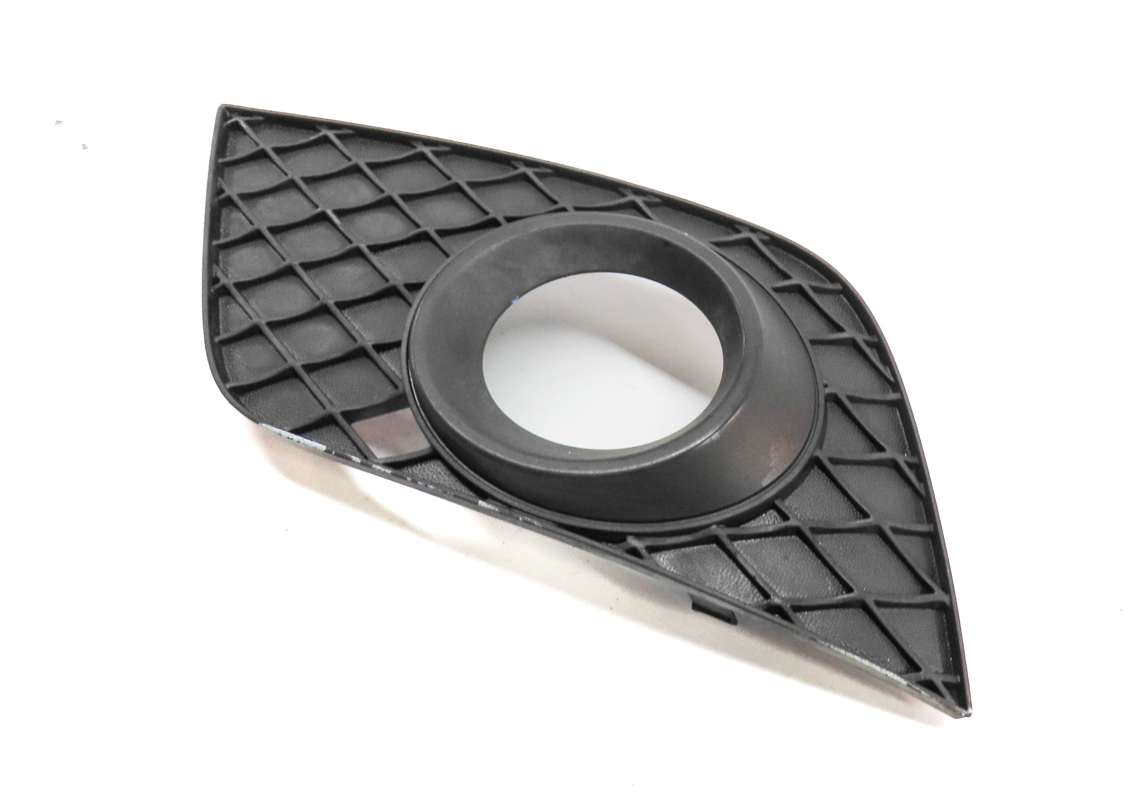 09 MERCEDES ML320 (W164) FRONT RIGHT PASSENGER LOWER FOG LIGHT LAMP TRIM GRILLE — exact item pictured